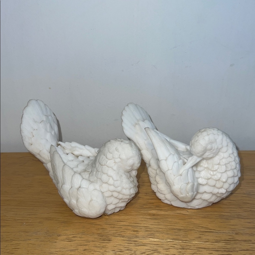 Vintage Set of 2 Carved Alabaster Charming White Dove Sculptures Italy